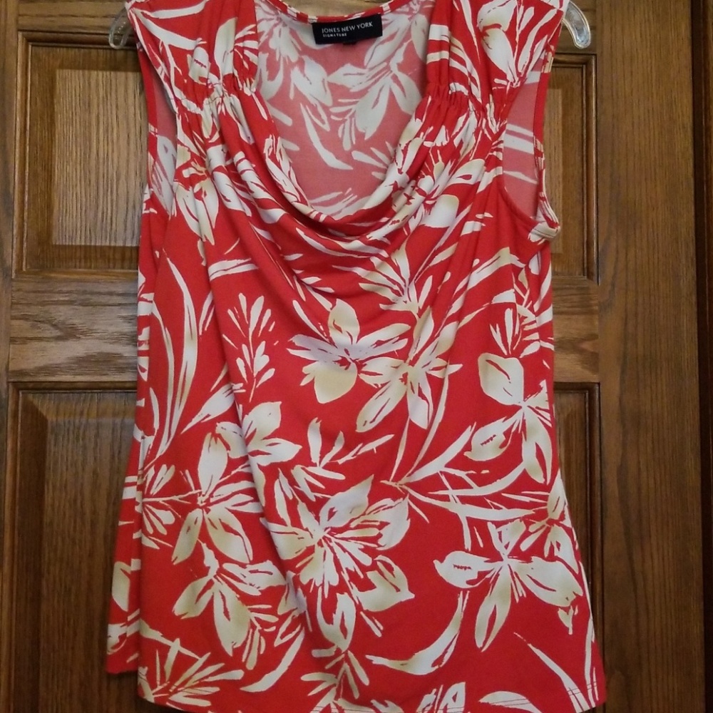 Pretty red floral tank